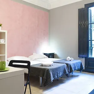 ella-hostel-barcelona.catalonia-hotels.com/